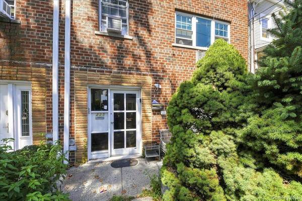 235 E 237th ST, Bronx, NY 10470
