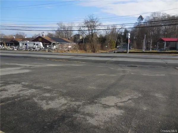 5273 Route 9w #B Middle storefront, Newburgh, NY 12550