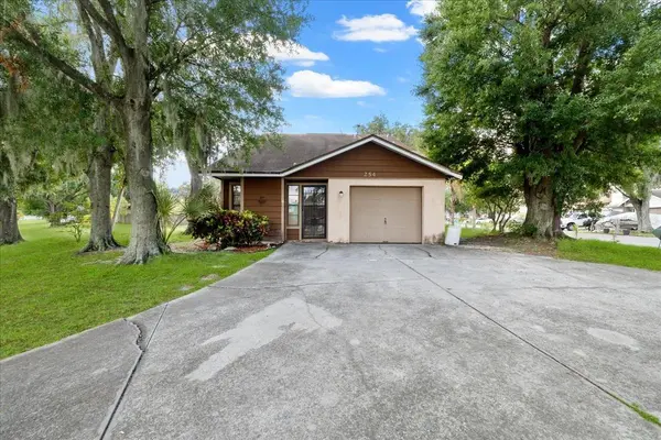 254 LAKE THOMAS DR, Winter Haven, FL 33880