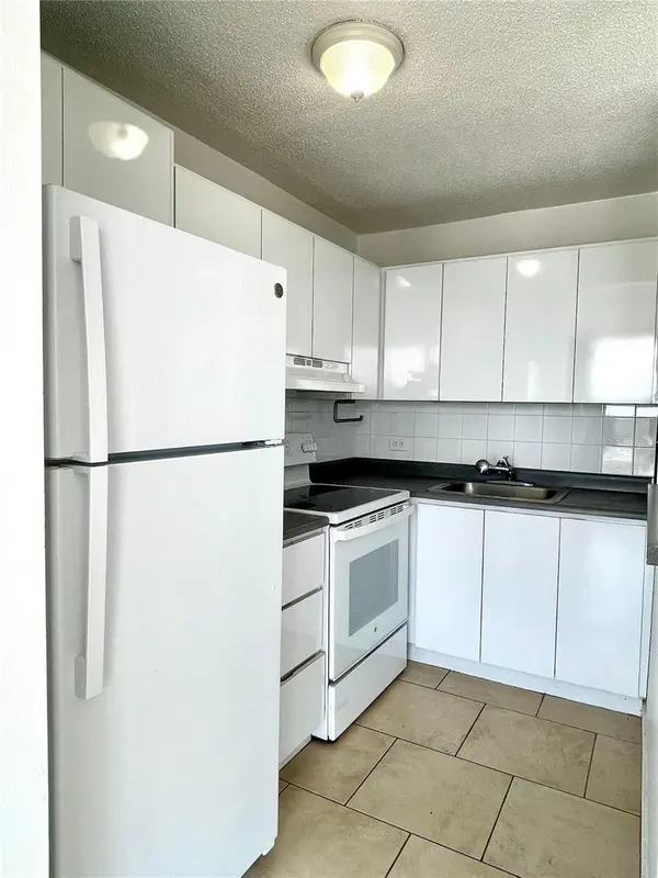 4745 AVE ISLA VERDE #7B, Carolina, PR 00979
