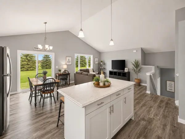 1910 Buffalo Run RD, Buffalo, MN 55313