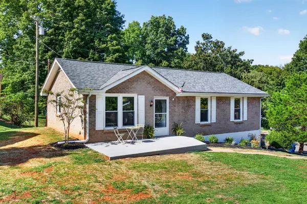 414 Oriole Cir, Clarksville, TN 37043