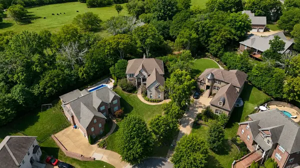 1014 Atchley Ct, Hendersonville, TN 37075