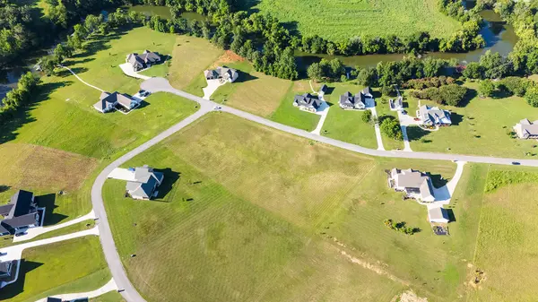 100101 Espalier Drive, Decatur, TN 37322