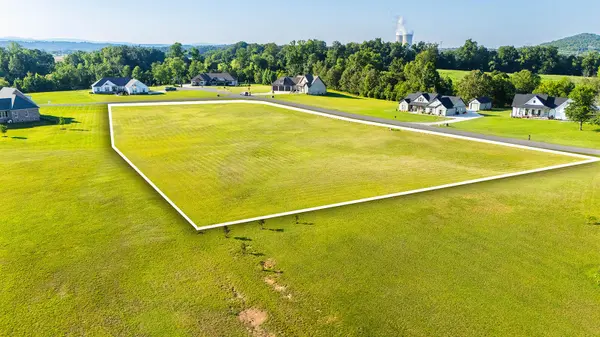 100101 Espalier Drive, Decatur, TN 37322