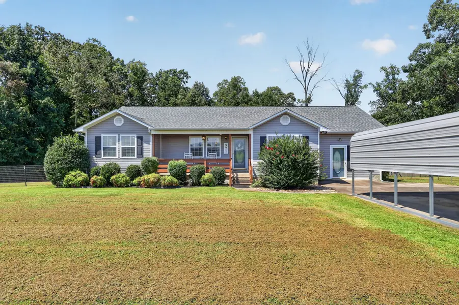 971 Sherrill Rd, Decherd, TN 37324