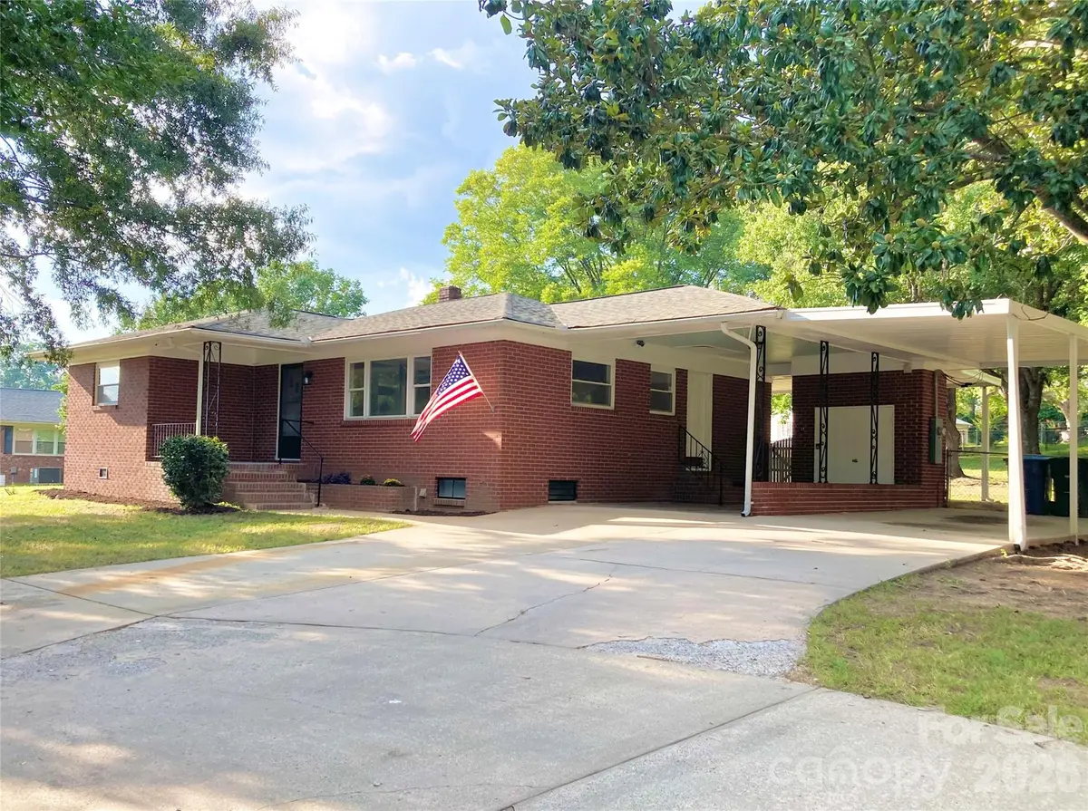 106 Hawkinstown RD, Salisbury, NC 28144