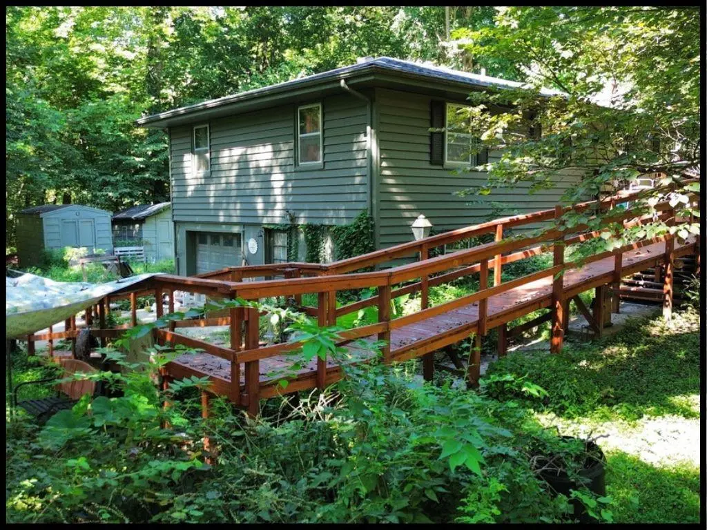 174 SE 125 RD, Warrensburg, MO 64093