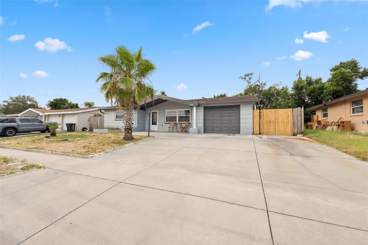 5018 FLORA AVE, Holiday, FL 34690