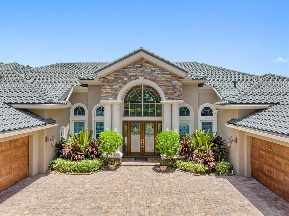 9411 SILVERTHORN RD, Seminole, FL 33777