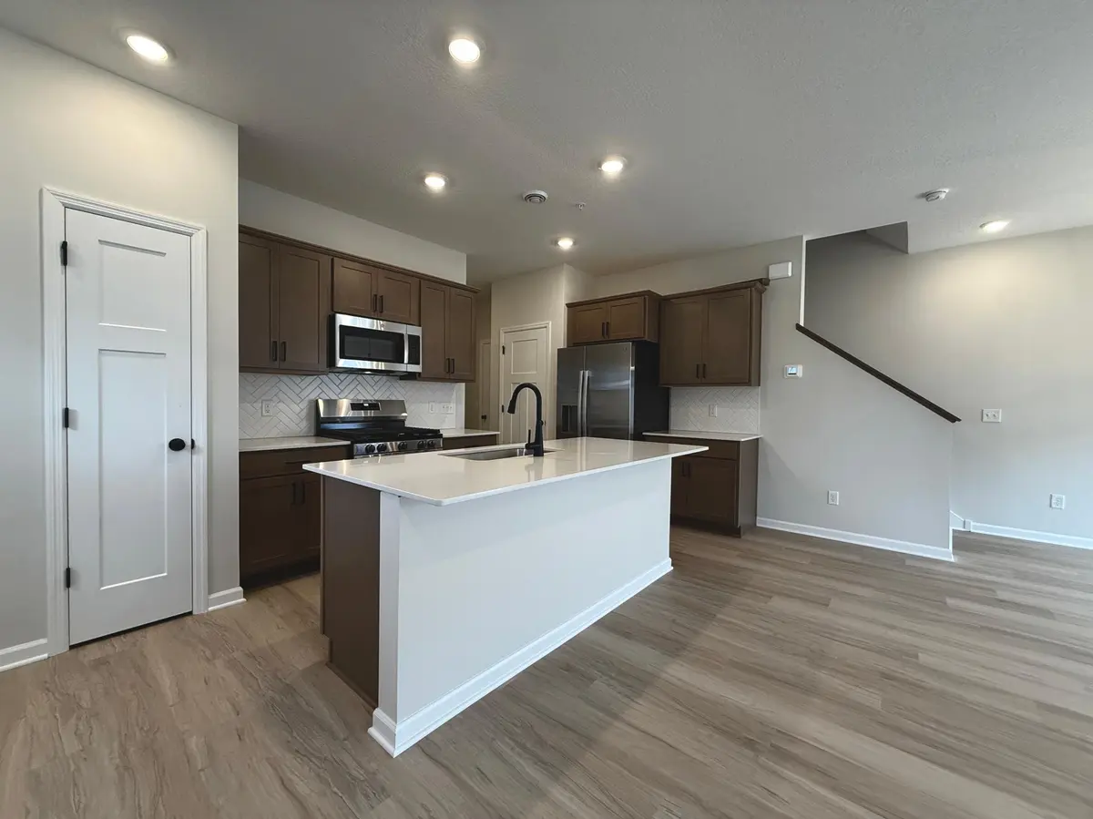 23146 Creekview CT, Rogers, MN 55374