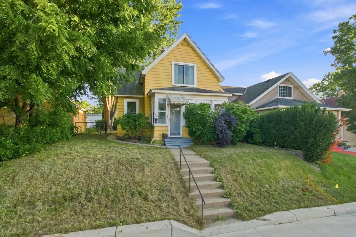 190 Annapolis ST E, West Saint Paul, MN 55118