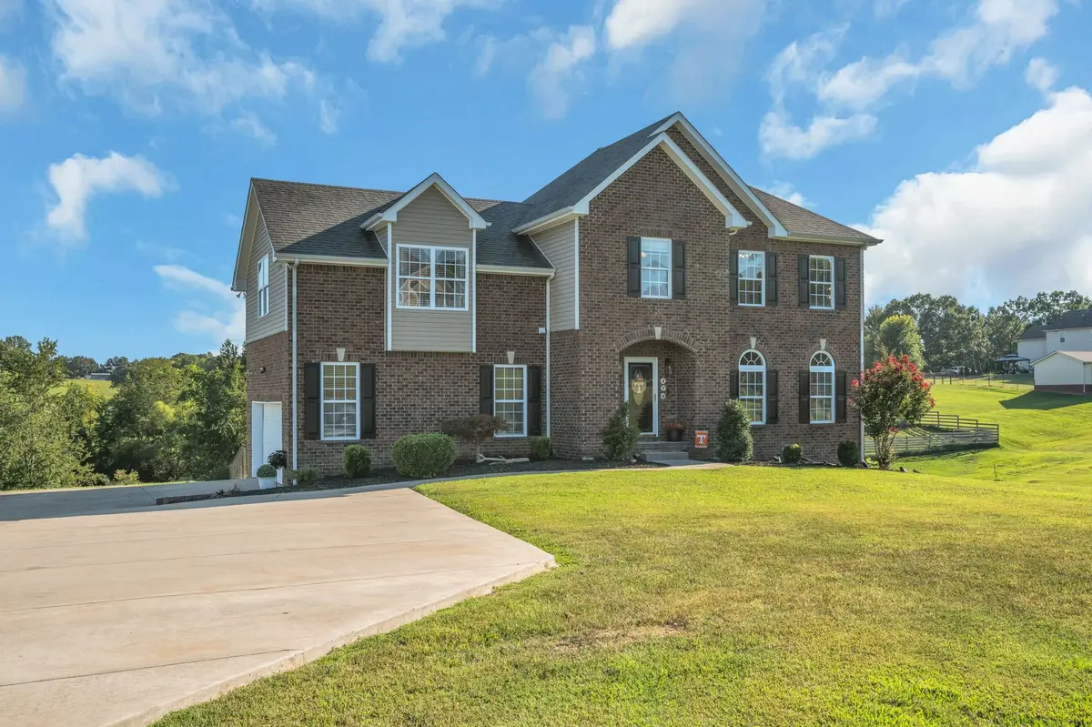 170 Lena Loop, Burns, TN 37029