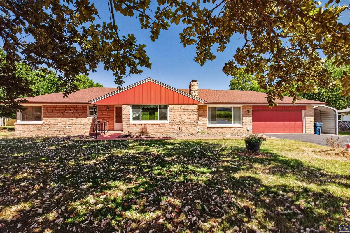 2138 NE 39th ST, Topeka, KS 66617