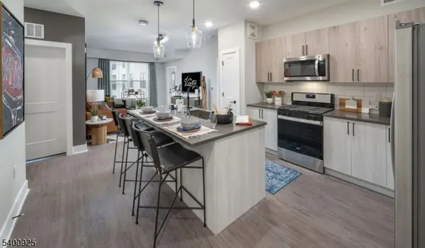 100 Union St #507, Elizabeth City, NJ 07202