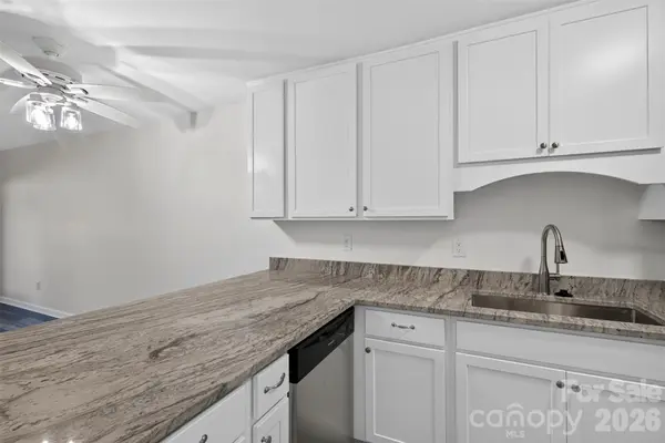 132 Colony DR, Arden, NC 28704