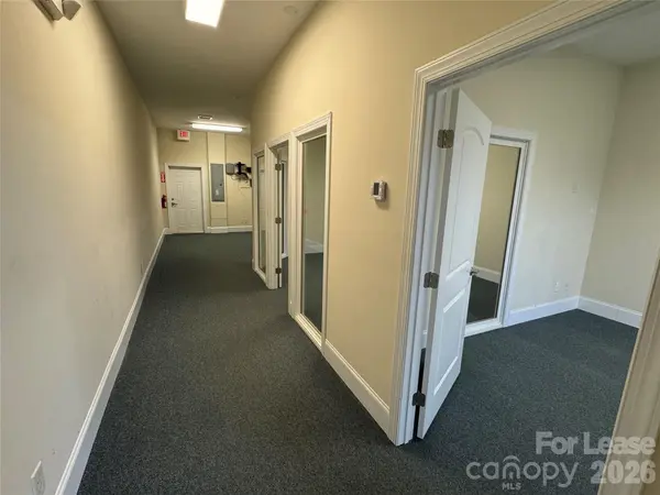 124 E Plaza DR, Mooresville, NC 28115