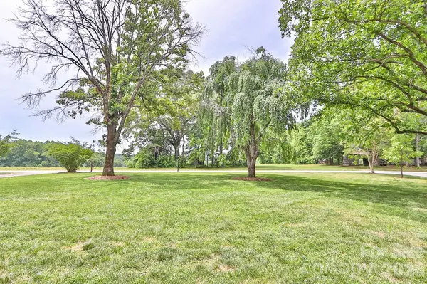 4844 Saint Paul Church RD, Hamptonville, NC 27020