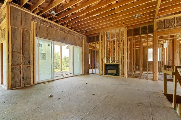 25006 W 89th ST, Lenexa, KS 66227