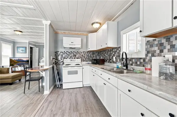 1405 S Logan AVE, Independence, MO 64055