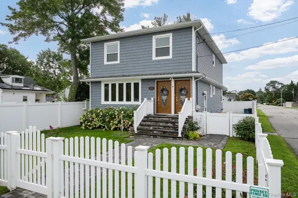 672 Windmill AVE, West Babylon, NY 11704