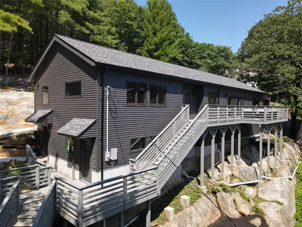 87 Blueberry HL, Greenwood Lake, NY 10925