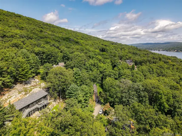 87 Blueberry HL, Greenwood Lake, NY 10925