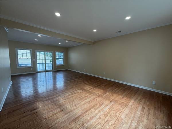 993 Orlando AVE, West Hempstead, NY 11552