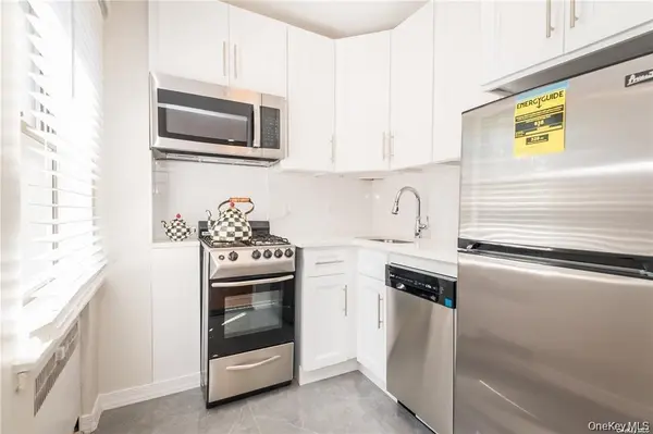 7 Bond ST #3B, Great Neck, NY 11021