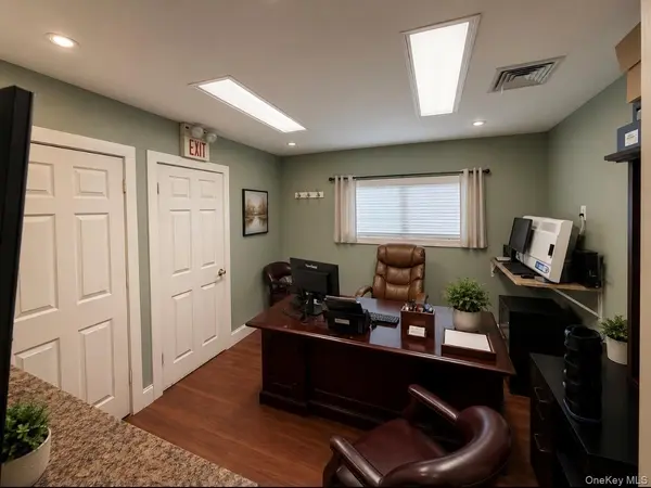 1990 E Main ST, Mohegan Lake, NY 10547