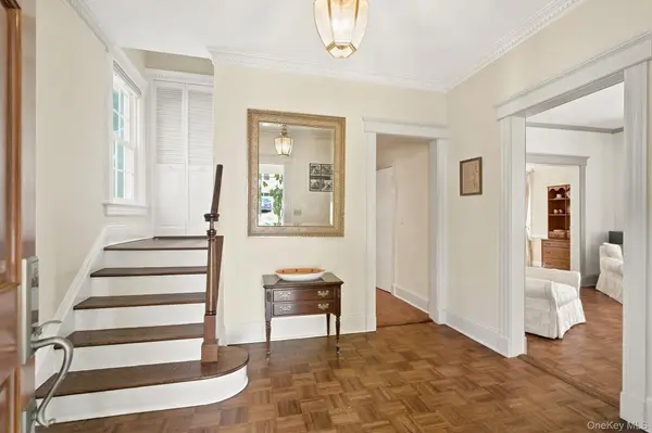 11 Winthrop AVE, Larchmont, NY 10538