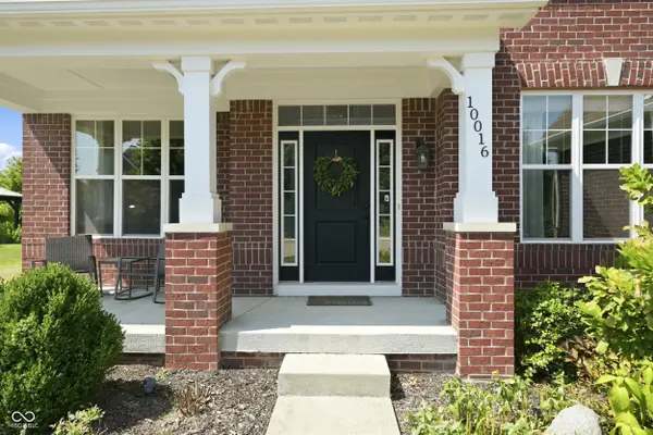 10016 Delmore DR, Fishers, IN 46040