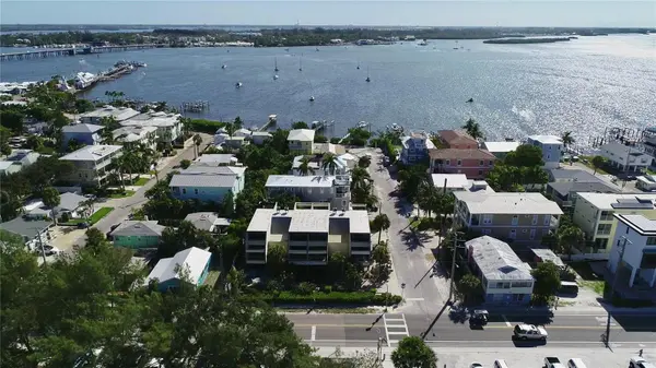 403 GULF DR S, Bradenton Beach, FL 34217