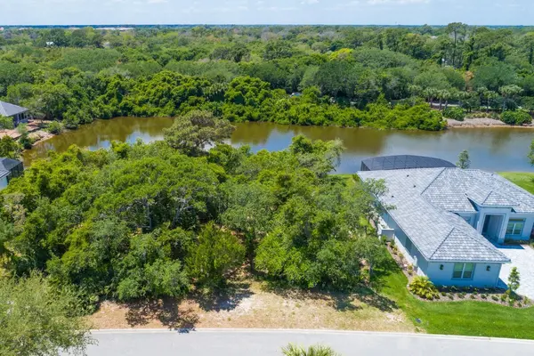 18 FLAGSHIP DR, Palm Coast, FL 32137