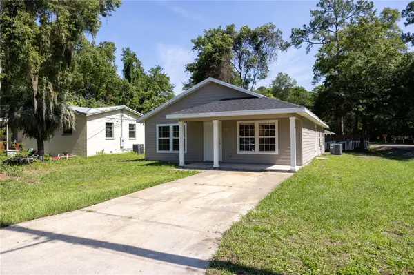 2112 NE 3RD PL, Gainesville, FL 32641