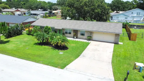 5725 SANDS POINT DR, Lakeland, FL 33809