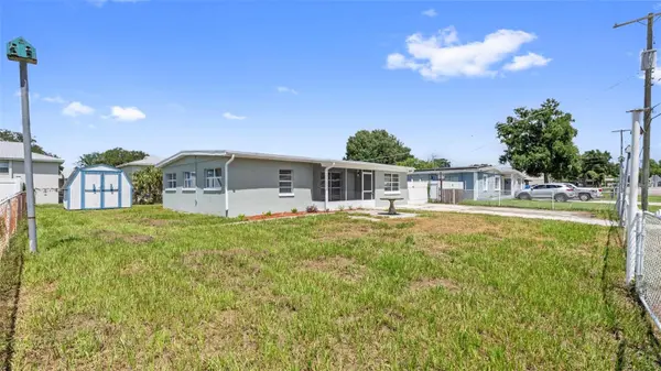 7710 CORAL VINE LN, Tampa, FL 33619