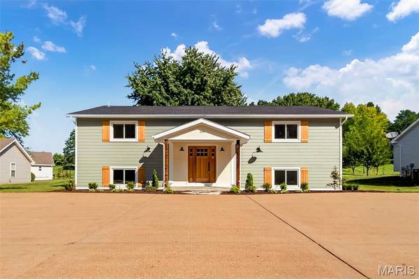 200 Park Charles BLVD S, St Peters, MO 63376