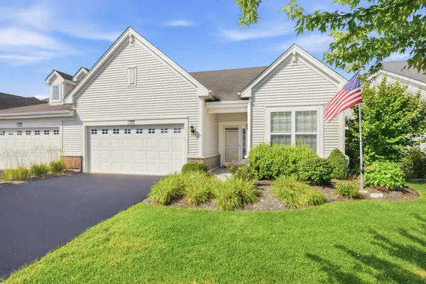 1666 Francis DR, Pingree Grove, IL 60140