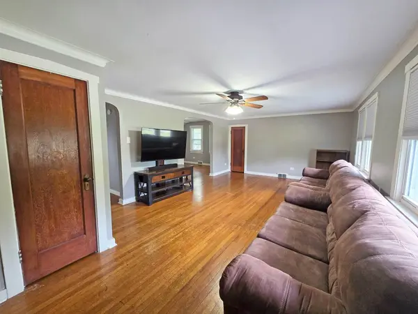 249 E Park BLVD #2, Villa Park, IL 60181