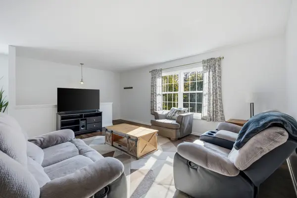1645 Timber TRL #D, Wheaton, IL 60189