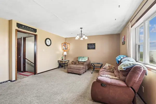 1528 Lawrence AVE, Independence, IA 50644