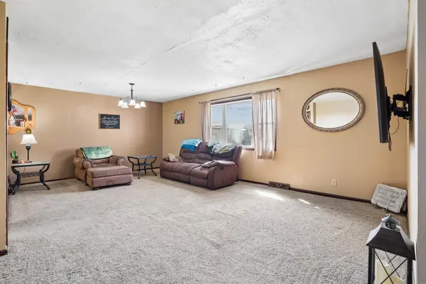 1528 Lawrence AVE, Independence, IA 50644