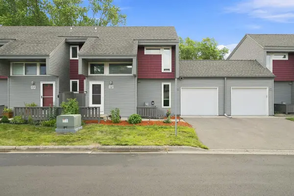 3780 Red Robin LN, Eagan, MN 55122