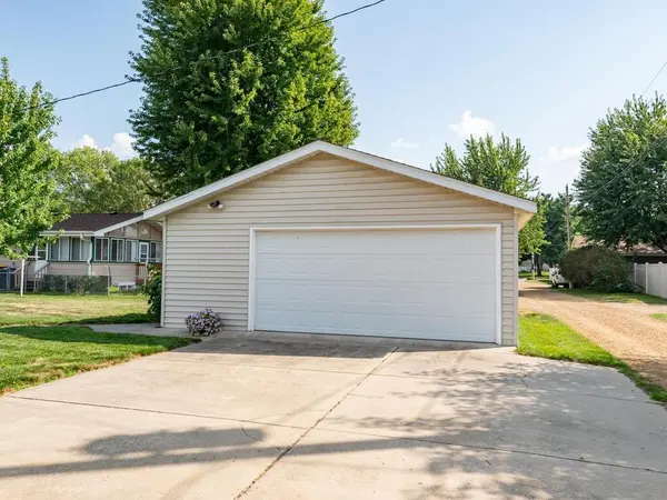 948 Main ST S, Shakopee, MN 55379