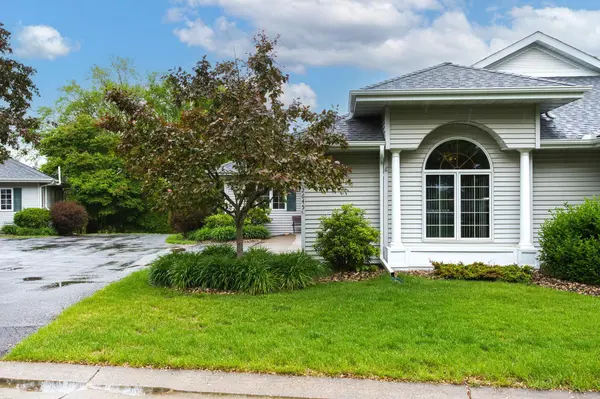 2645 Golf View DR, River Falls, WI 54022