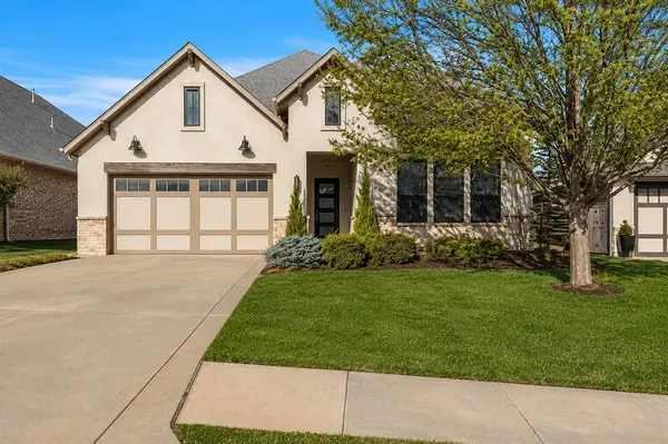217 Pont Julienn CT, Edmond, OK 73034