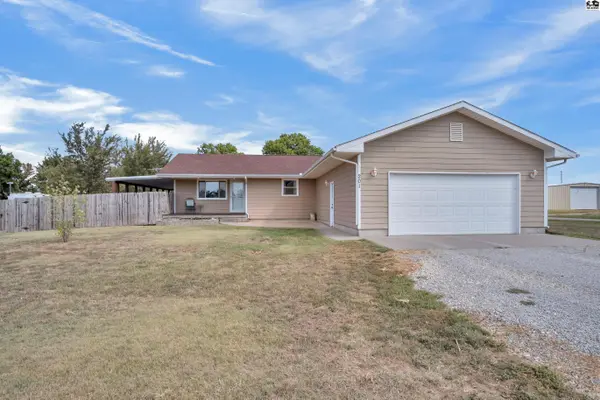 201 Balzer Dr, Inman, KS 67546