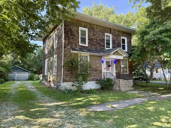 215 W PINE ST, Oneida, IL 61467