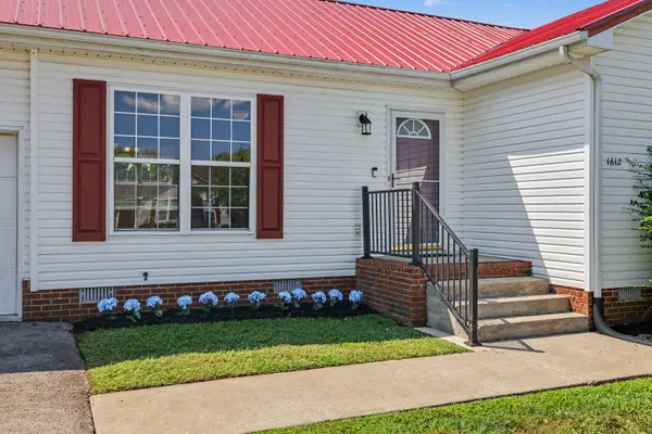 1612 London Dr, Columbia, TN 38401